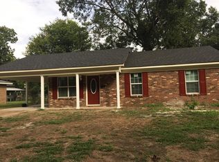 1596 Laura Ln, Brandon, MS 38701