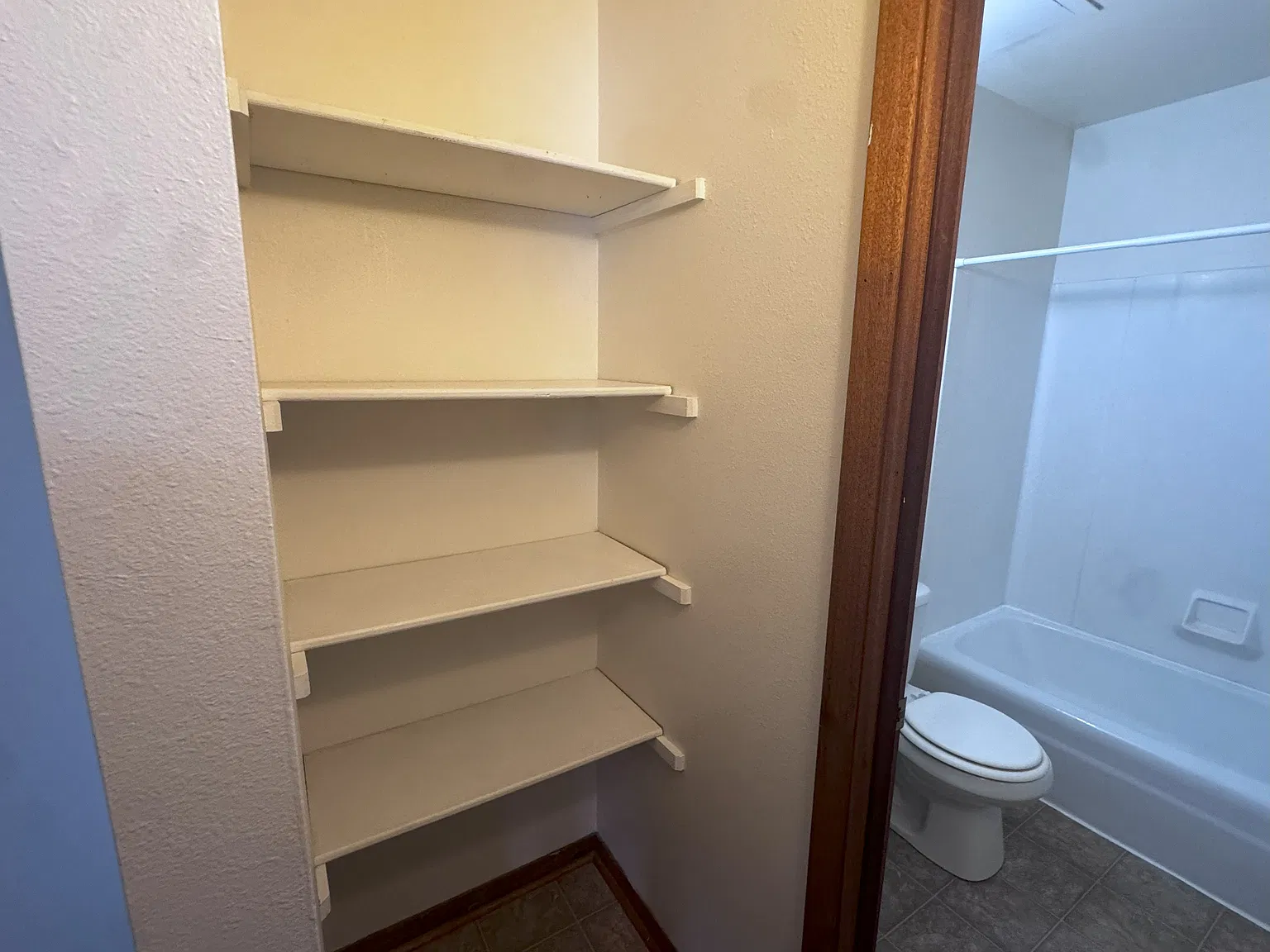 Studio, 300 sqft, $780 — Photo 2