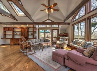 200 Porters Hill Rd, Trumbull, CT 06611