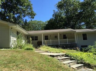 56 Scotch Cap Rd, Quaker Hill, CT 06375