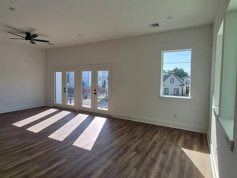 3003 Delano St — Photo 25