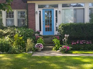 15323 Edgewater Dr, Lakewood, OH 44107