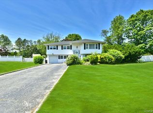 44 Peppermint Rd, Commack, NY 11725