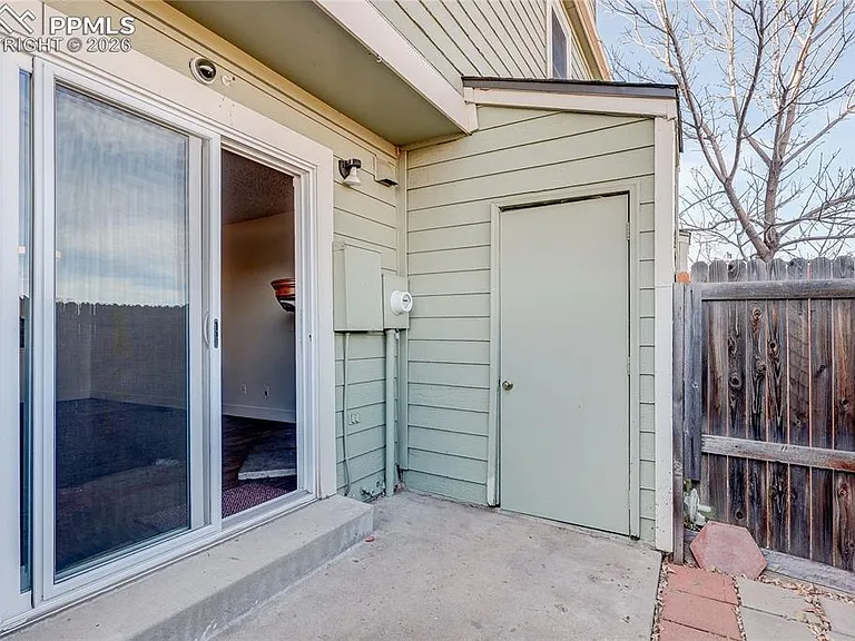 1642 S Idalia Cir #B — Photo 9