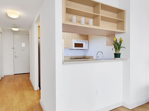 4th image of 601 W 57th St APT 33H