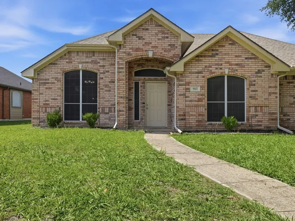 915 Sea Shell Dr, Mesquite, TX 75149