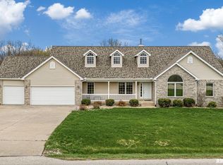 1315 Fyre Lake Dr, Sherrard, IL 61281