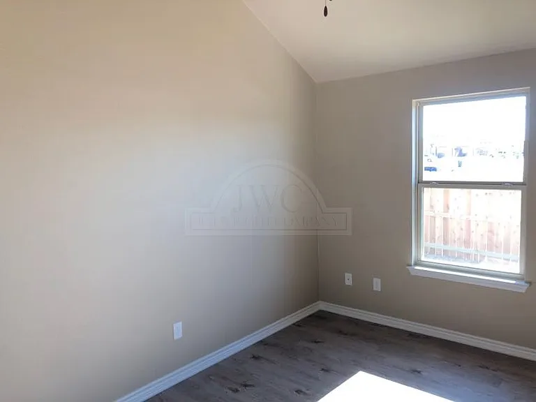 4314 Hunters Place Dr — Photo 16