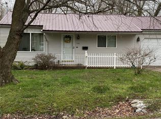 705 N Springer St, Carbondale, IL 62901