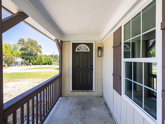 2nd image of 2997 Hall Dr