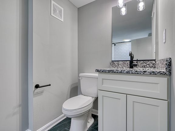5th image of 6722 Brentwood Ave #B