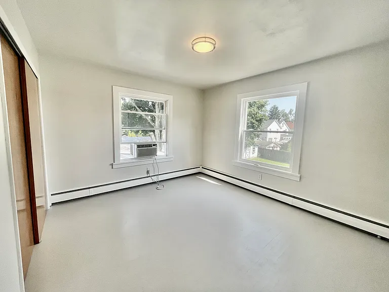 6 Washington Ave — Photo 24