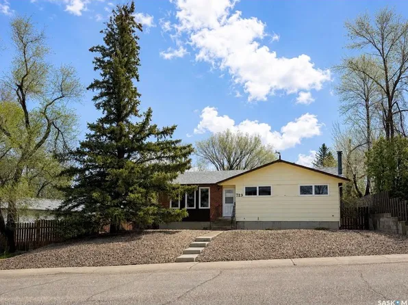 723 Field DRIVE, Swift Current, SK S9H 4C4