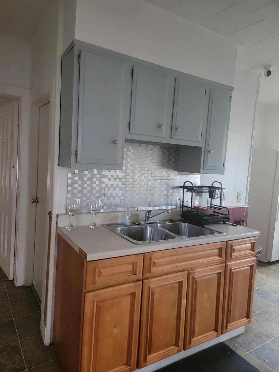 Building Photo - 702 19th St #1