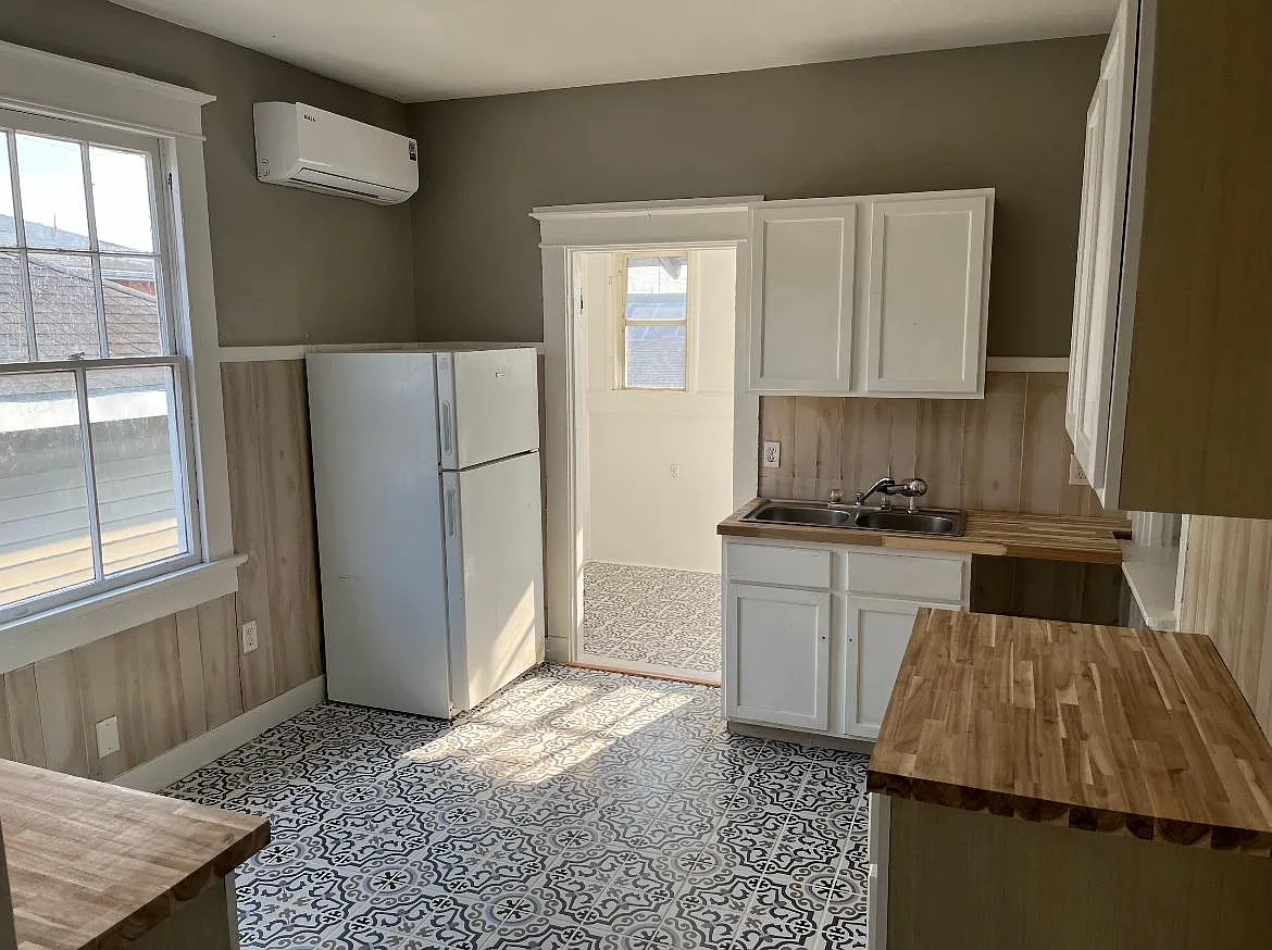 2508 Frenchmen St — Photo 1