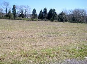 2nd image of 5 Fieldstone Ln