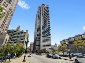 235 W Van Buren St