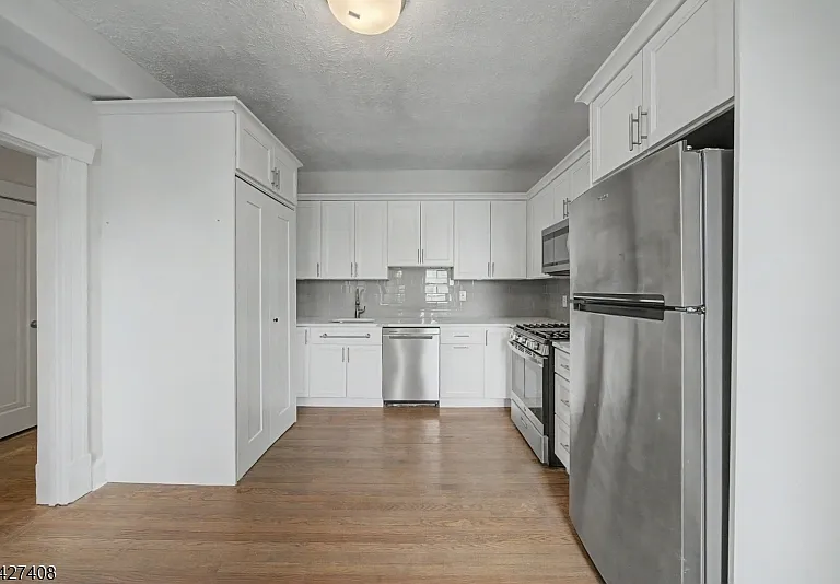 204 Church St #2B — Photo 2
