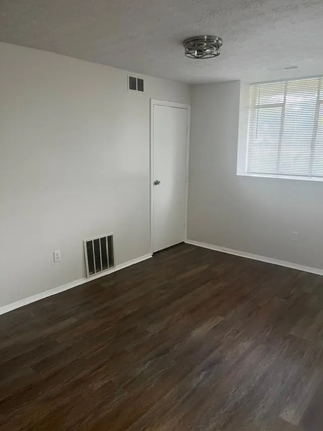 Building Photo - 562 Glenwood Ave #1