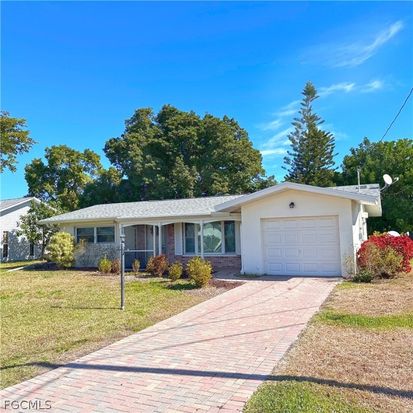 3639 SE 8th Pl, Cape Coral, FL 33904