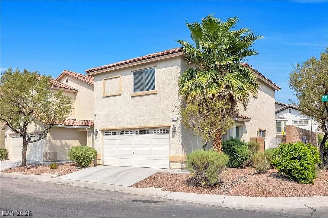 3 bed, 2.5 bath, 1345 sqft, $1,995 — Photo 1