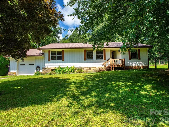 570 Flat Creek Valley Rd, Lake Toxaway, NC 28747