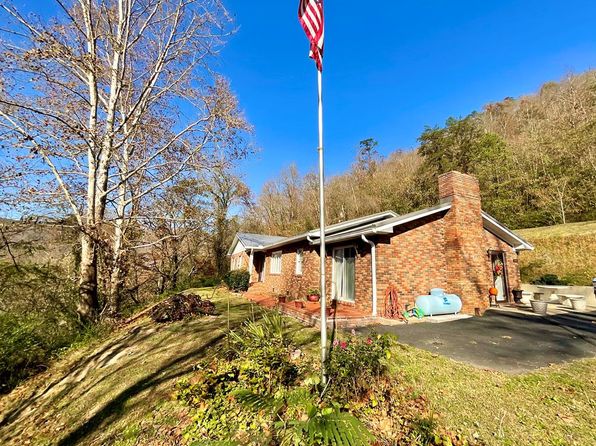 160 Yellow Hill Spur, Elkhorn City, KY 41522