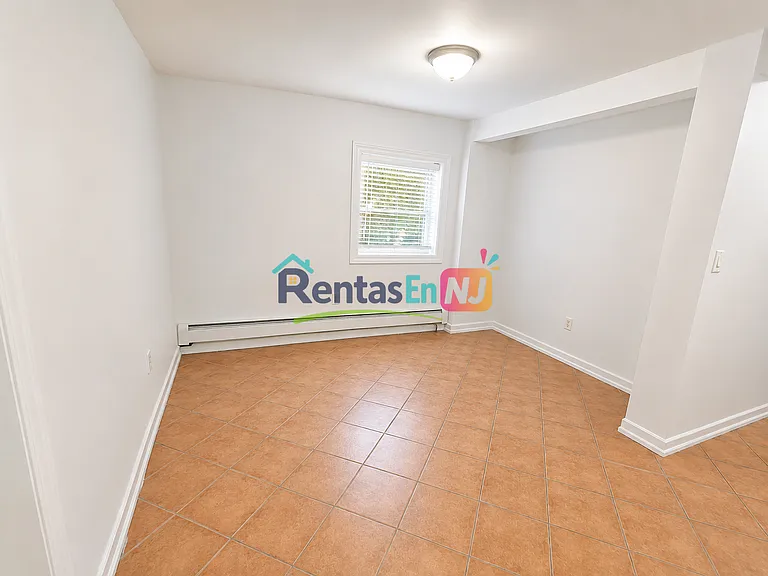 121 Brookside Ave #1G — Photo 3