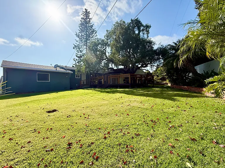 3562 Addison St — Photo 32