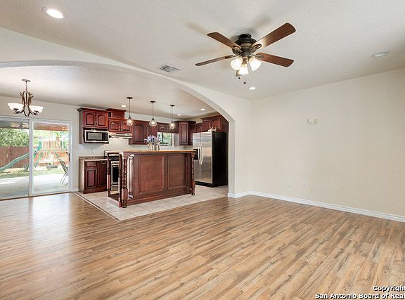 4th image of 6138 Elm Valley Dr