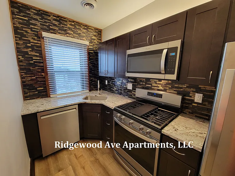 400 Ridgewood Ave #1 — Photo 5