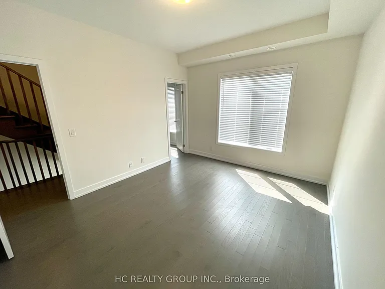 24 Guardhouse Cres — Photo 6