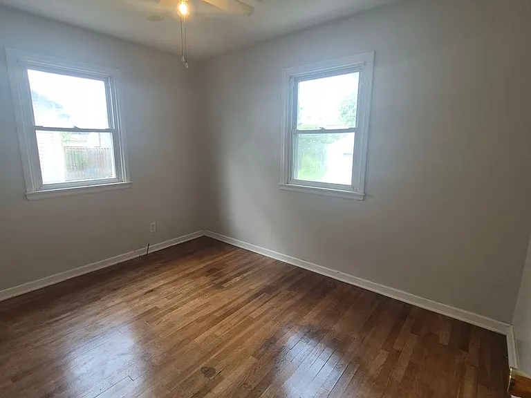 2623 Springmont Ave — Photo 12