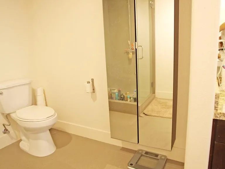 5232 Satsuma Ave #202 — Photo 14