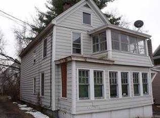 6 Gardiner St, Amsterdam, NY 12010