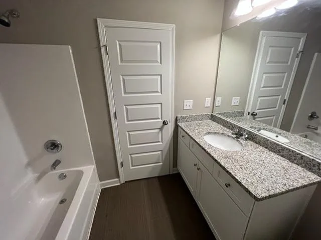 110 Squarewood Ln — Photo 13