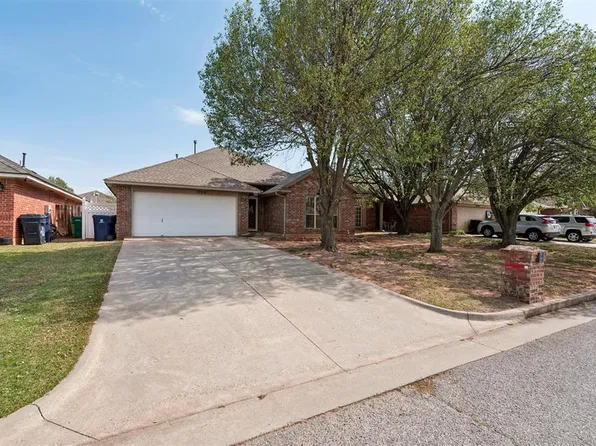 12316 SW 11th St, Yukon, OK 73099