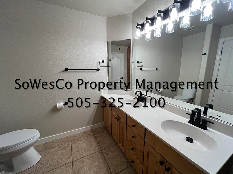 1936 Hollyhock Cir — Photo 12