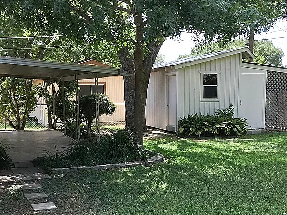 723 Executive Dr — Photo 5
