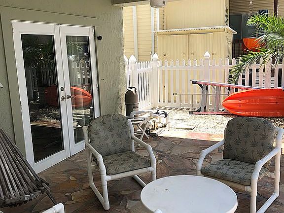 Sitting area for pool