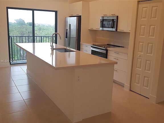 5th image of 8195 NW 104th Ave #33