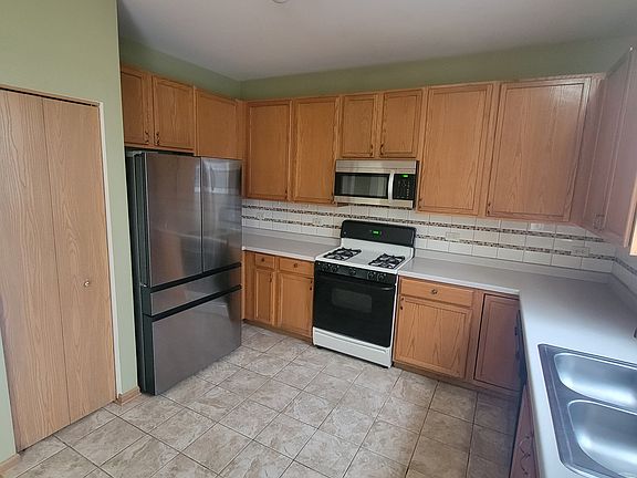 4th image of 349 Aster Dr
