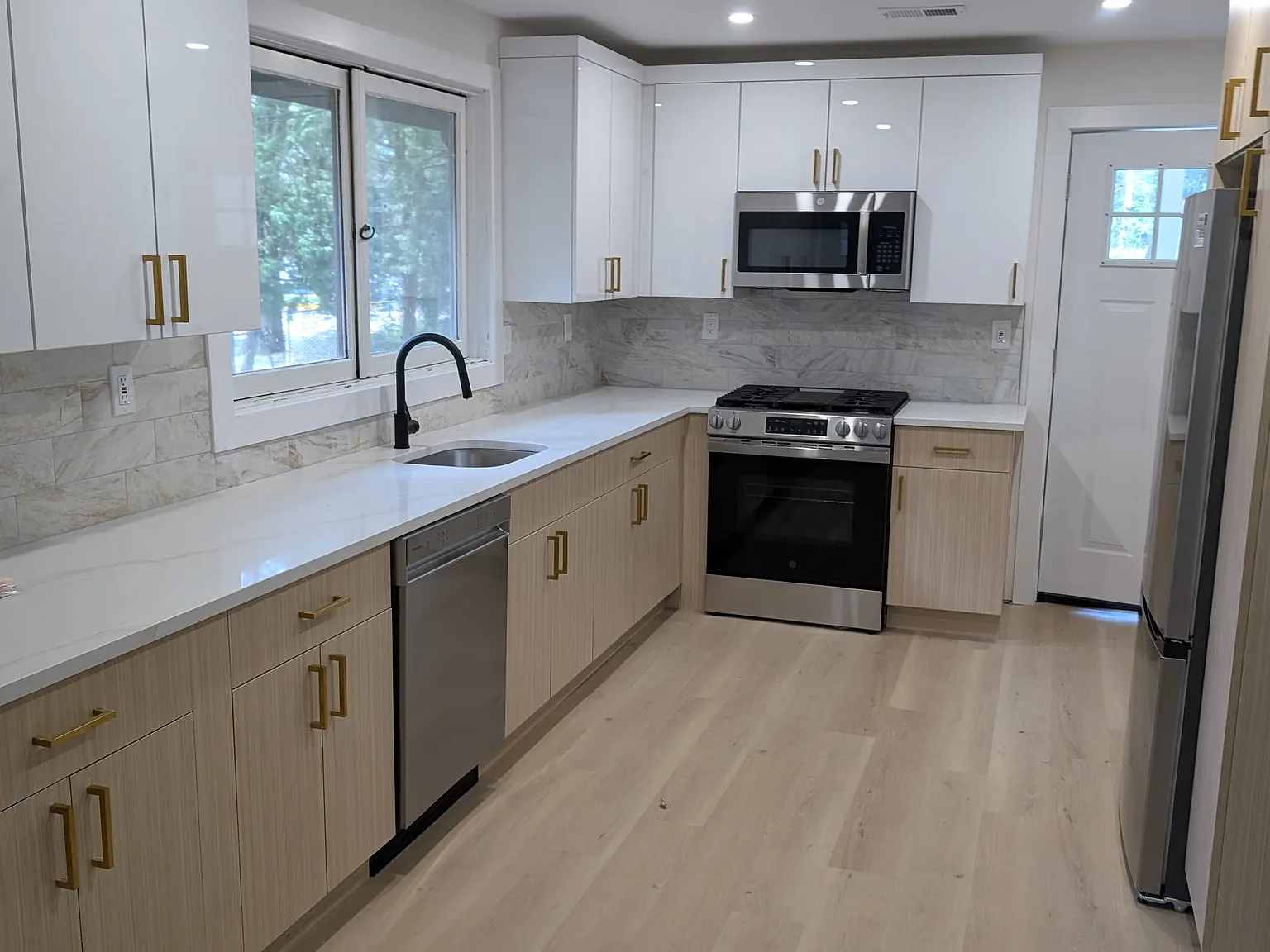 3 bed, 1600 sqft, $2,800 — Photo 3
