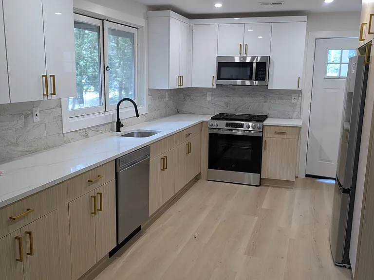 555 Bilper Ave — Photo 3