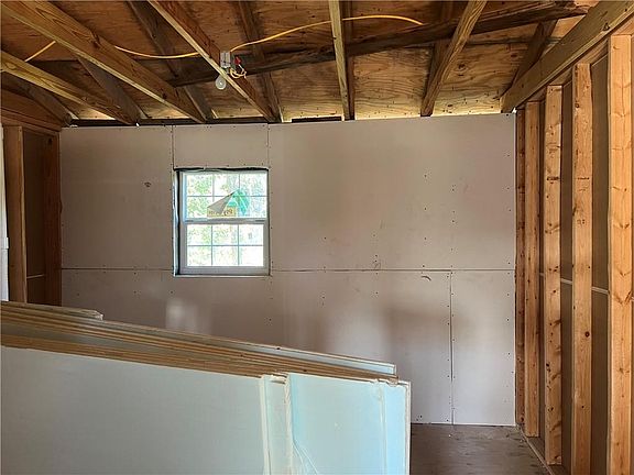 5th image of 209 Ingate St