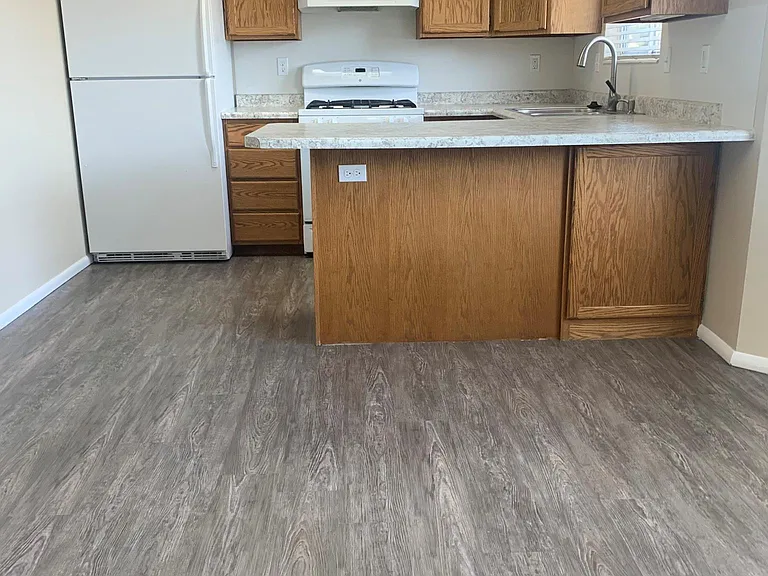 333 E Annalyn Cir — Photo 2