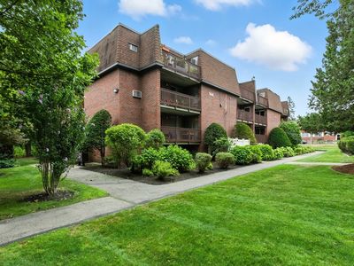 144 Kenrick St APT 32, Brighton, MA, 02135