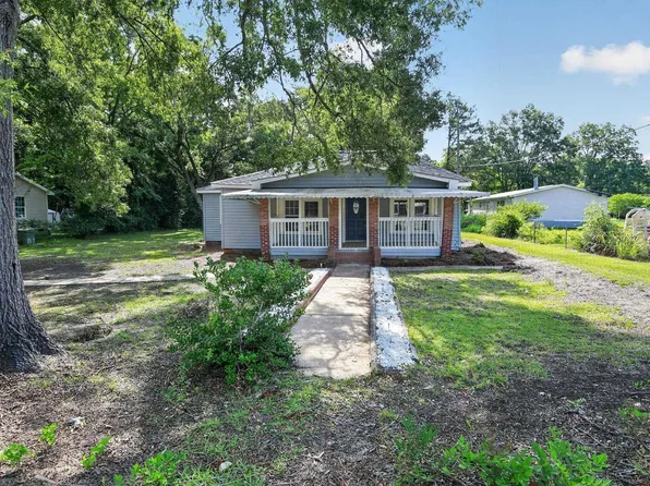 302 Vanboklen St, Eastover, SC 29044