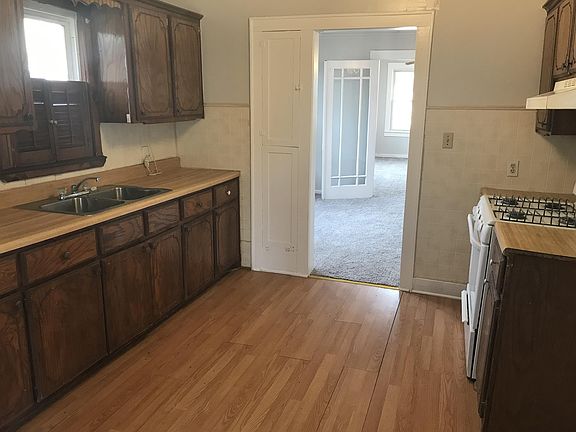 5th image of 1306 N Union Ave