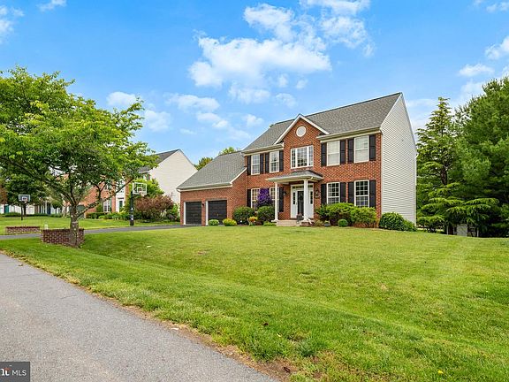 3rd image of 5646 Denfield Pl